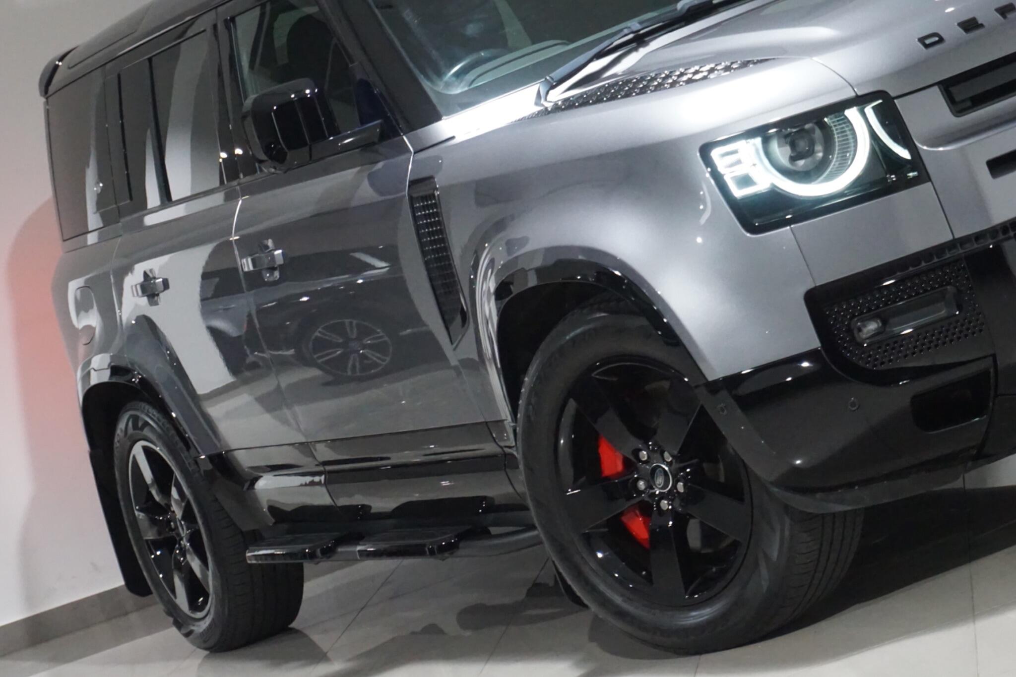 Land Rover Defender 110 3.0 D250 MHEV X-Dynamic SE SUV 5dr Diesel Auto 4WD Euro 6 (s/s) (250 ps)